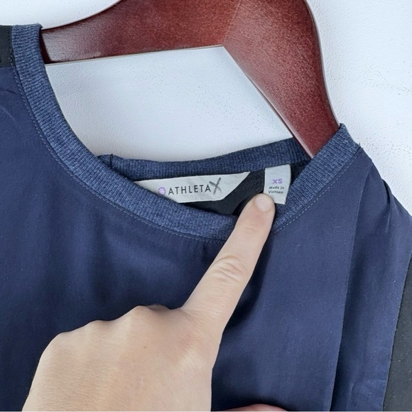 Athleta Women's Mixed Media Tank Navy Black Size XS Yoga Workout Sport Athletic - Picture 4 of 10